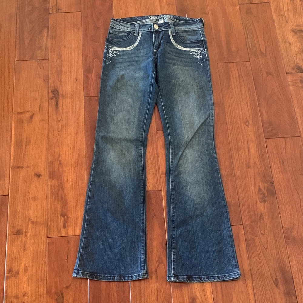 Bebe Jeans Size 5/6 Boot Cut Y2K Medium Wash Stretch Denim Embroidered Pockets